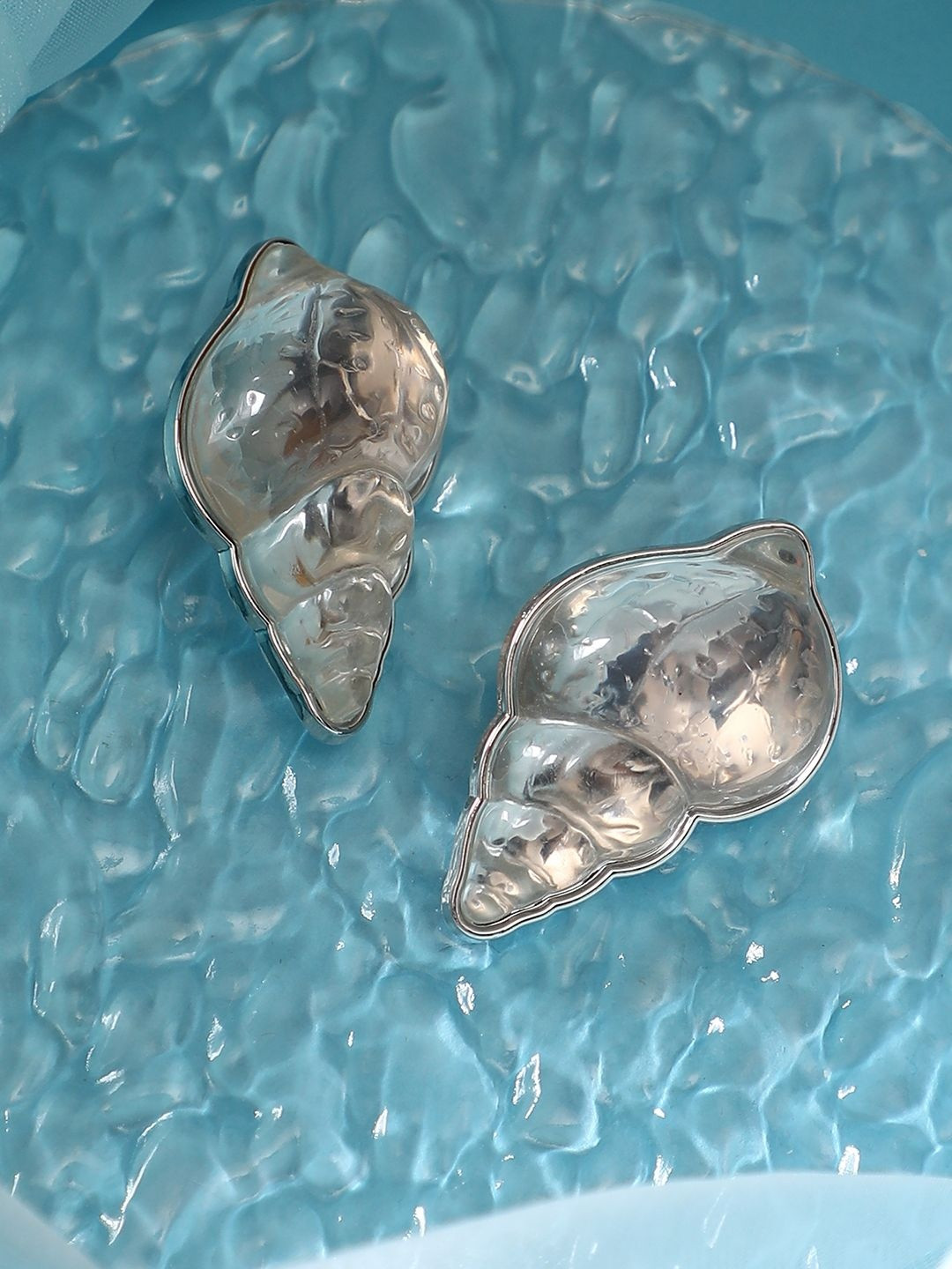 SOHI Silver-Plated Contemporary Conchiglia Shaped Studs
