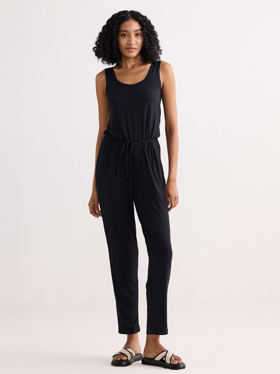 Reistor Women Round Neck Basic Jumpsuit