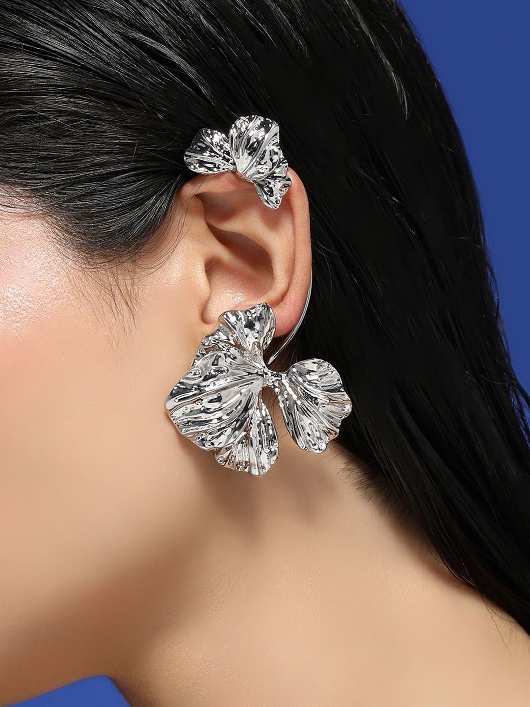 SOHI Silver-Plated Withering-Petal Ear Cuff