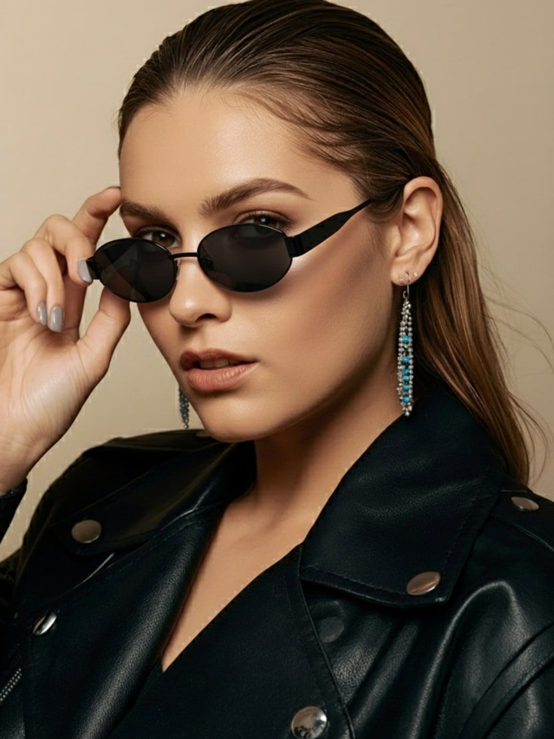 RORCE Women Black Lens & Black Oval Sunglasses with