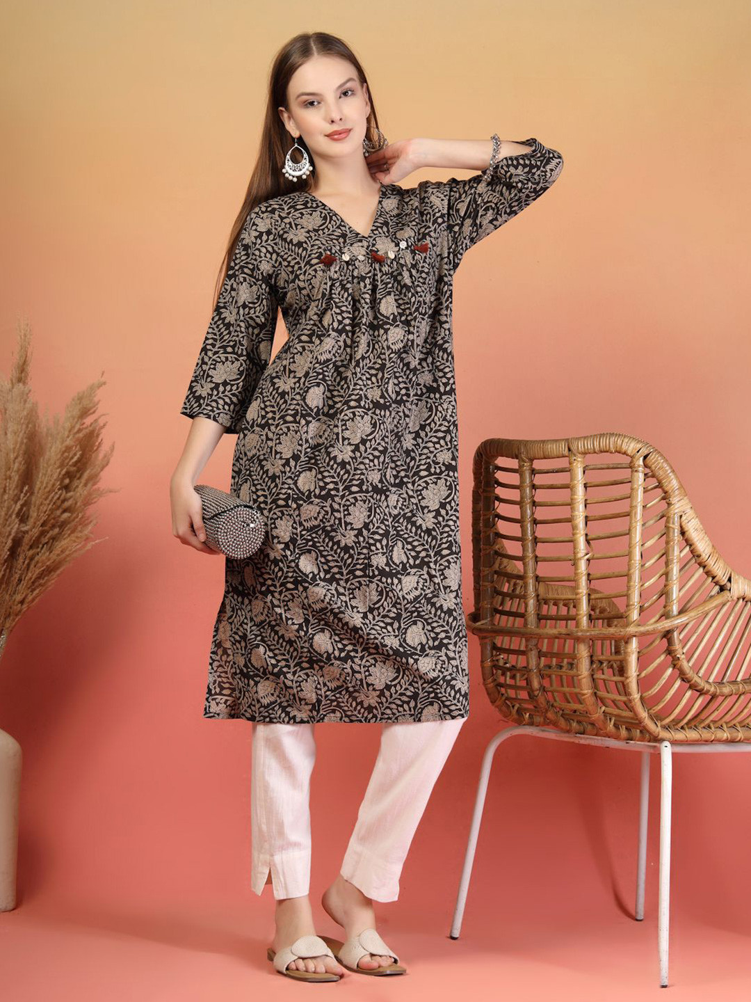 FABRIC FITOOR Floral Beads and Stones Printed V-Neck Cotton Kurta