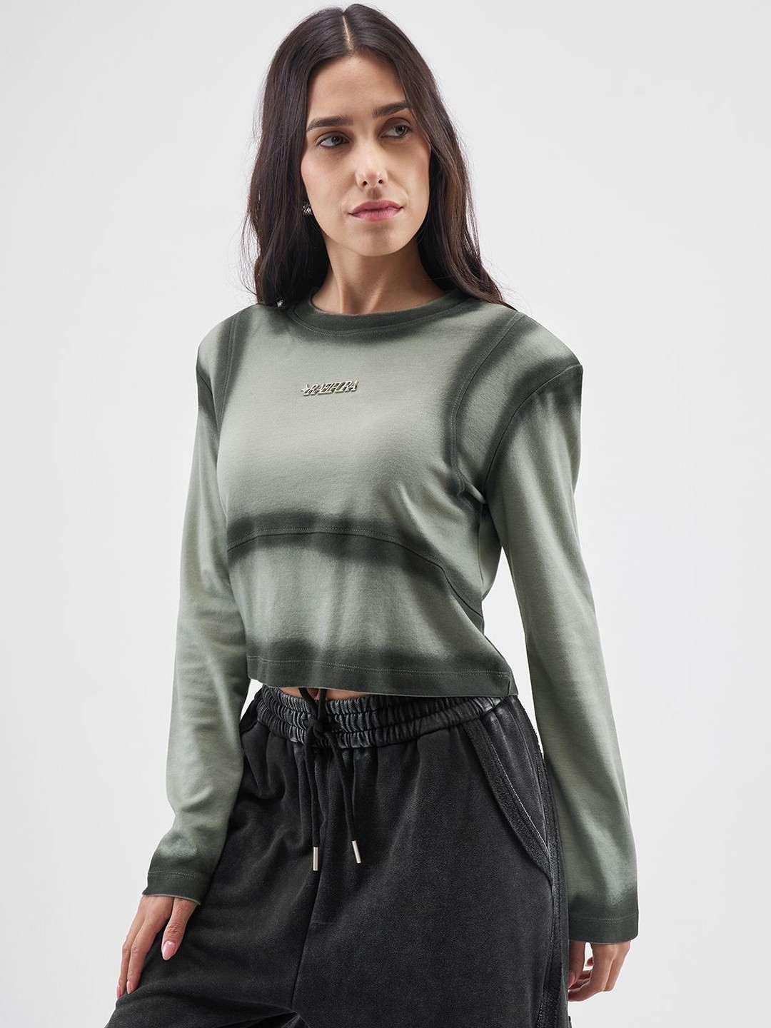 Street By Tokyo Talkies Women Airbrushed Printed Long Sleeved Cropped Tshirt
