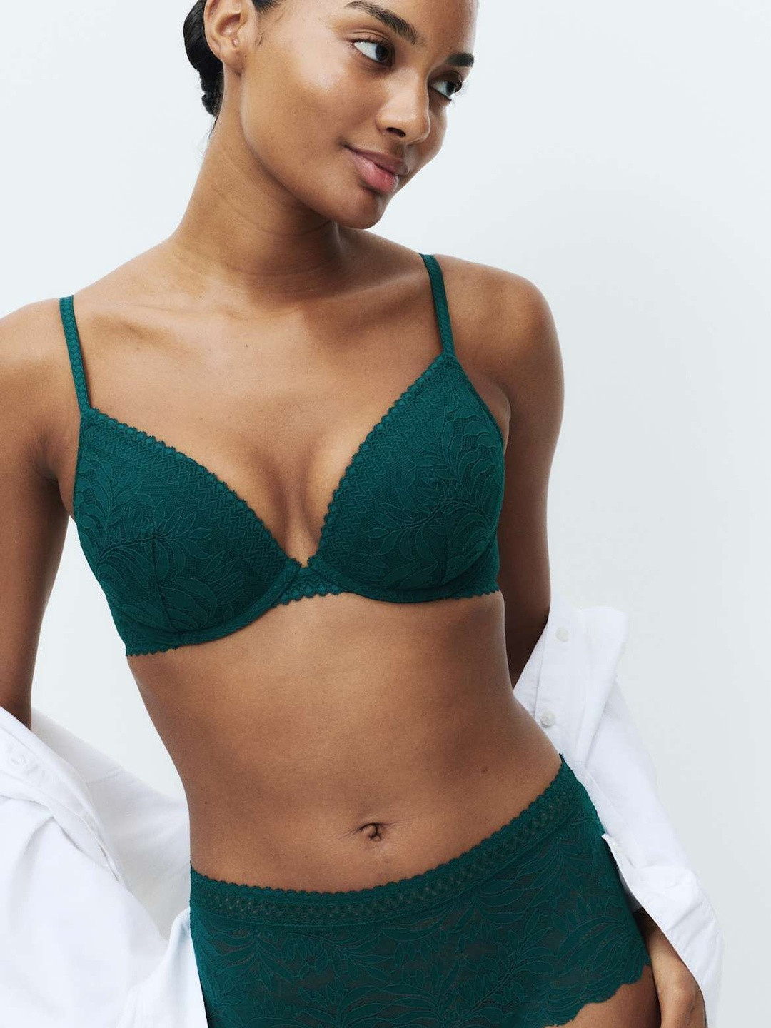 Marks & Spencer Women Medium Coverage Flexifit Underwired Lightly Padded Lace Push-Up Bra