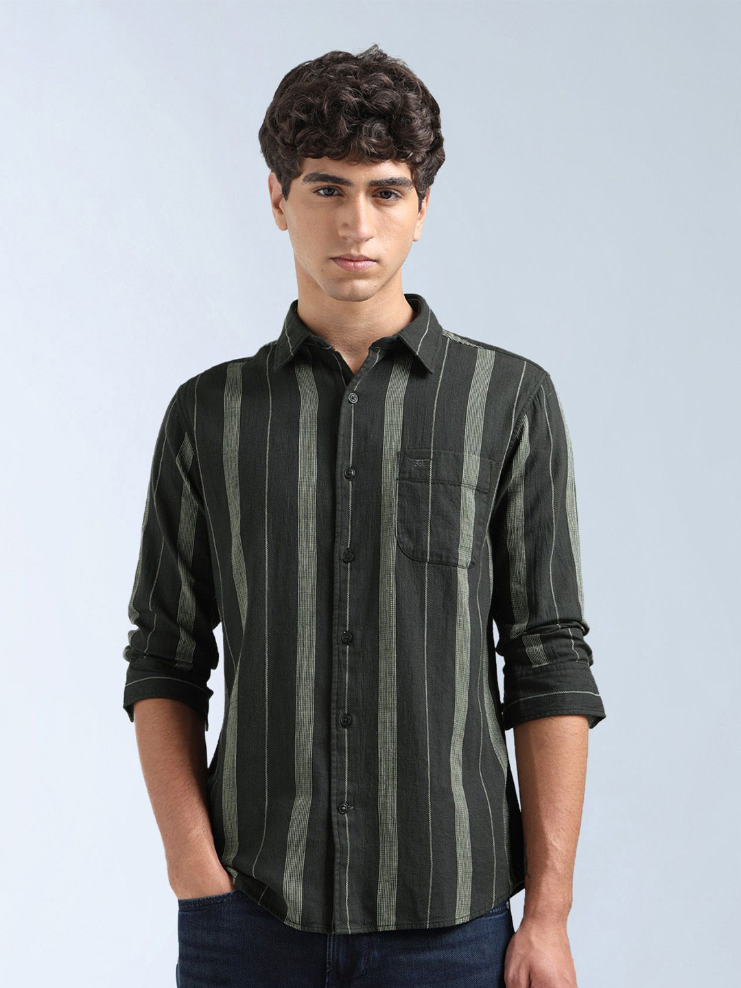 Flying Machine Men Slim Fit Vertical Striped Spread Collar Pure Cotton Casual Shirt