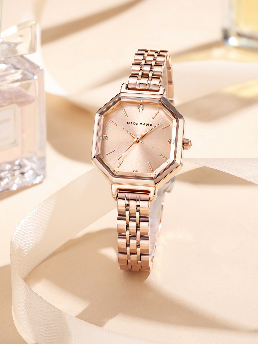 GIORDANO Women Dial & Stainless Steel Bracelet Style Straps Analogue Watch GZ-60113-22