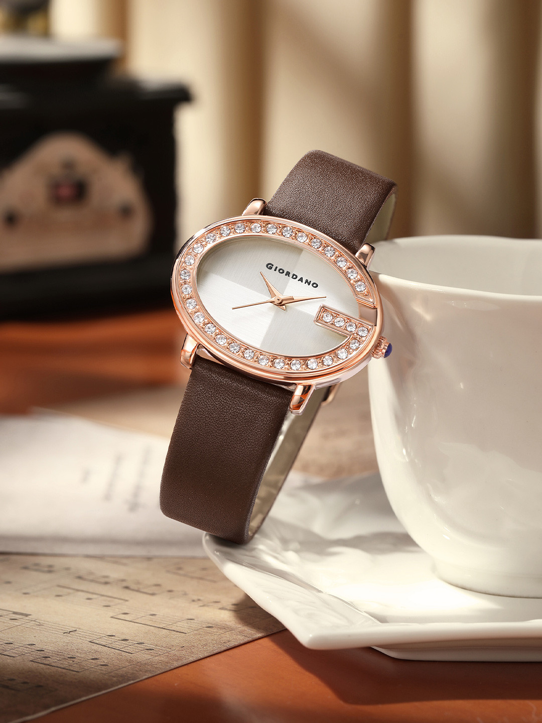 GIORDANO Women Embellished Dial & Leather Straps Analogue Watch GZ-60105-02