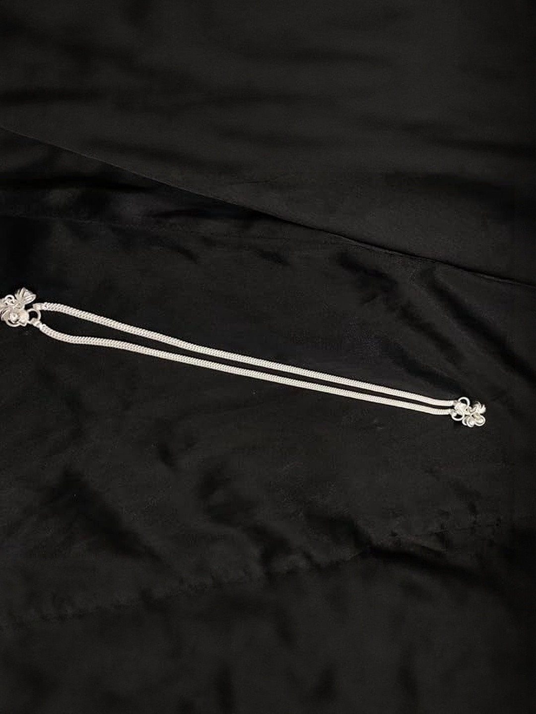 Lovemi Movements Women Silver Plated Thin Ethnic Anklet