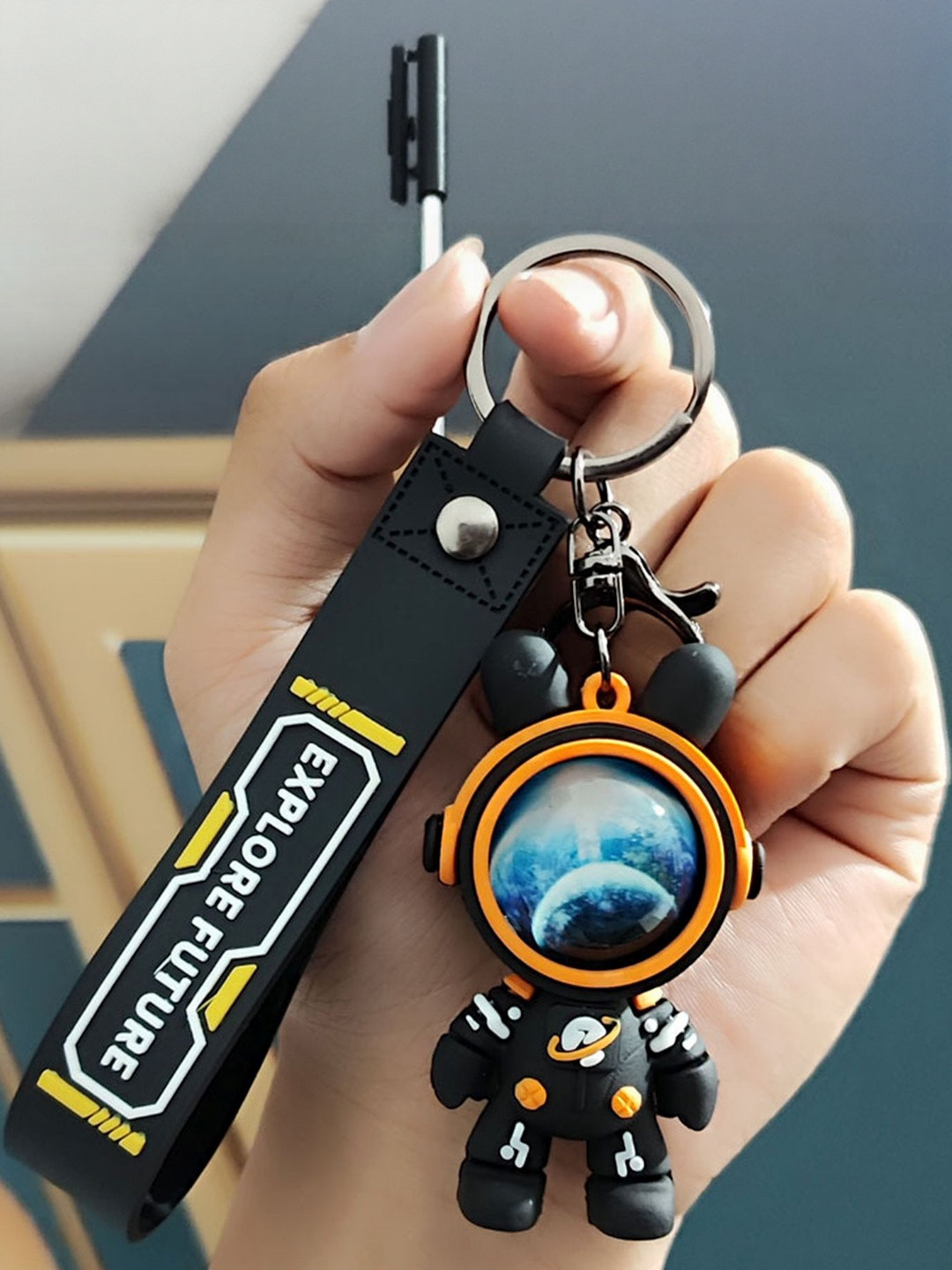 Spiaty  Cute 3D Astronaut Key chain