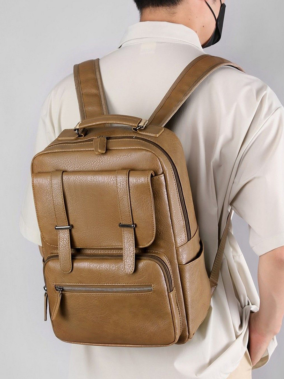 Mast & Harbour Men  Executive Urban Commuter Textured Medium Backpack 20L