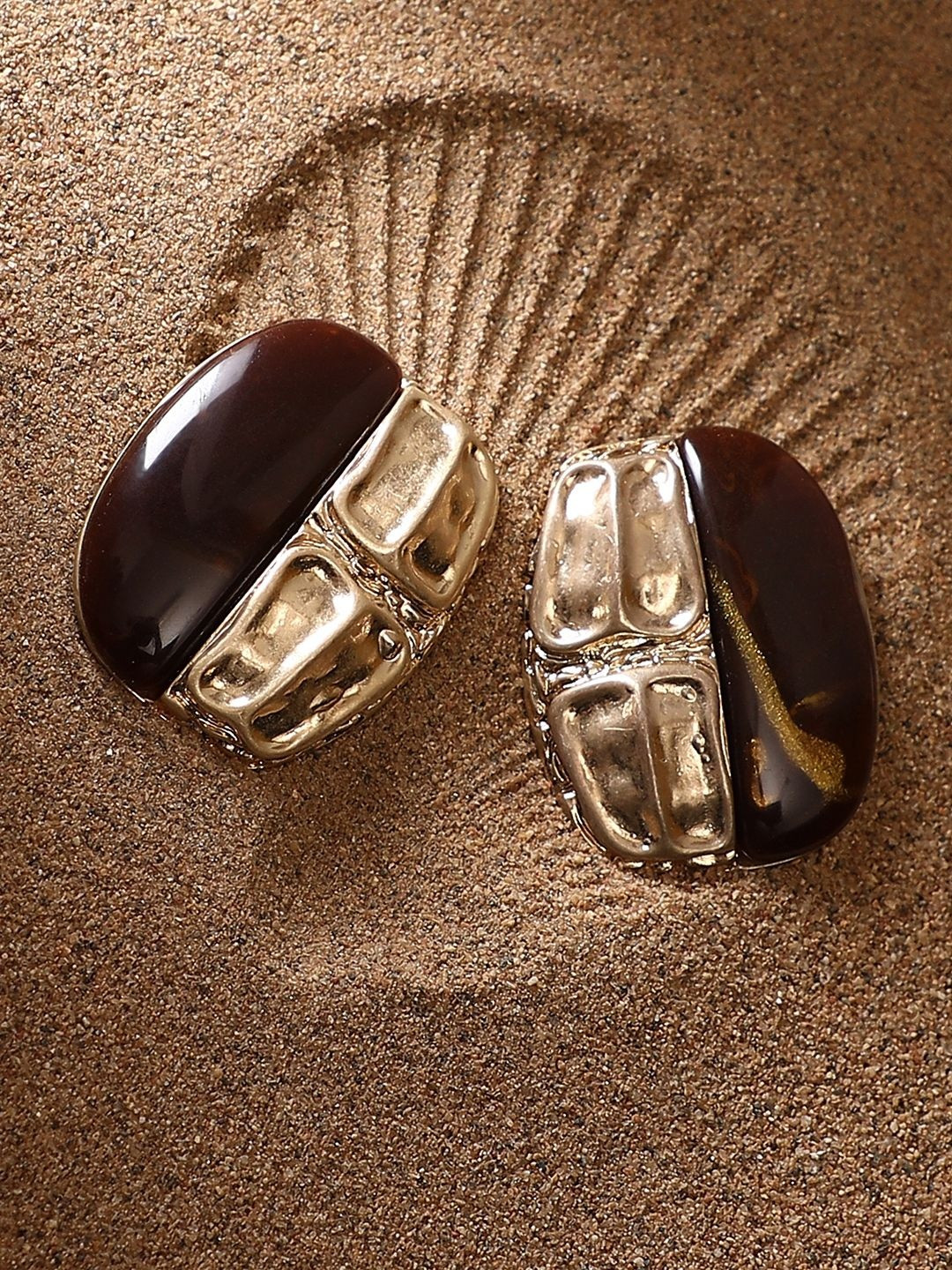 SOHI The Nefertiti Statement Gold-Plated Stud Earrings