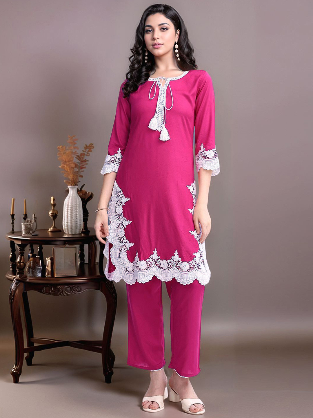 Anouk Women Magenta Thread Work Viscose Rayon Solid Straight Kurta with Trousers