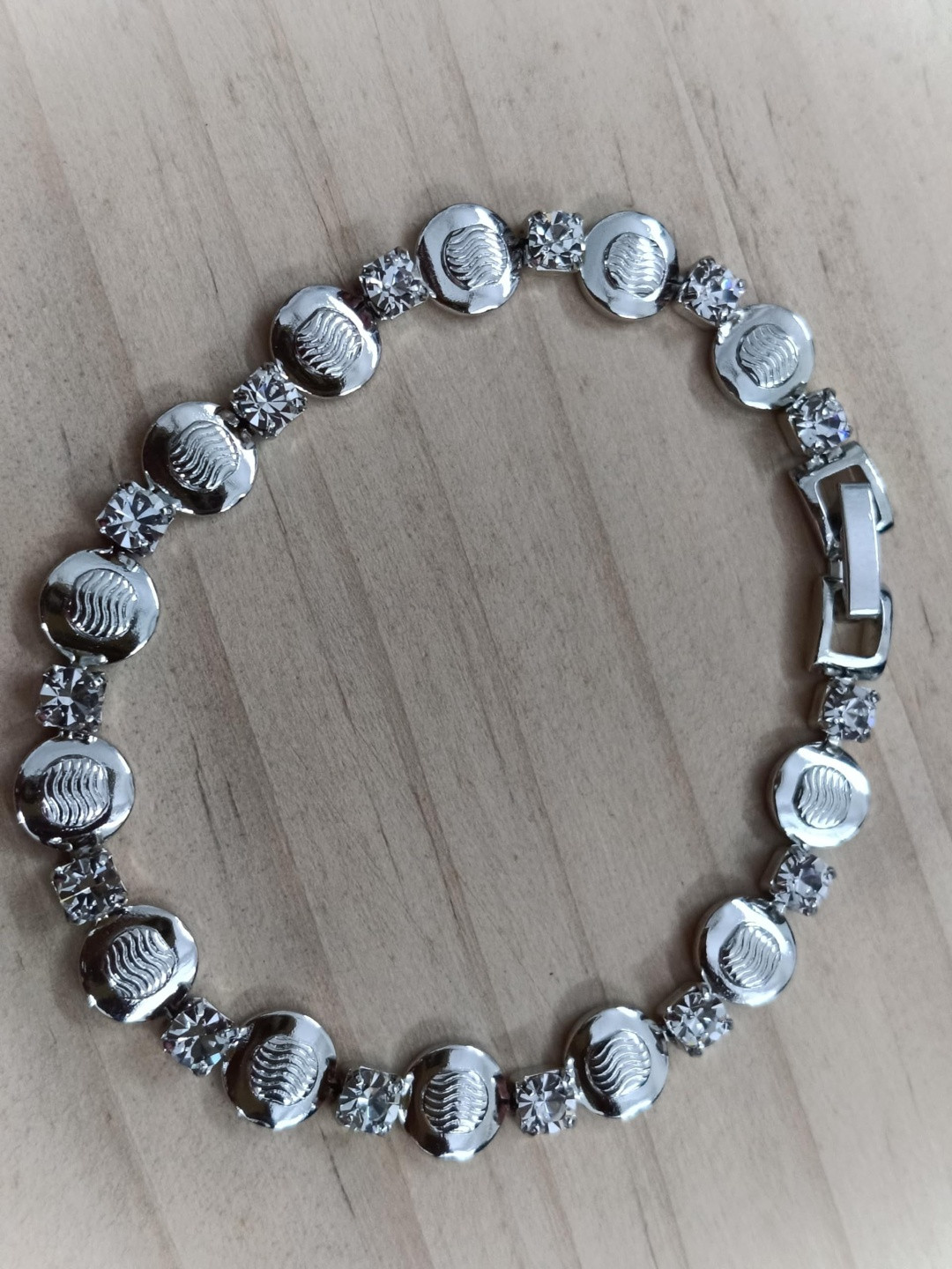 Lovemi Movements Women Anti Tarnish Stainless Steel Classic Cubic Zirconia Bracelet