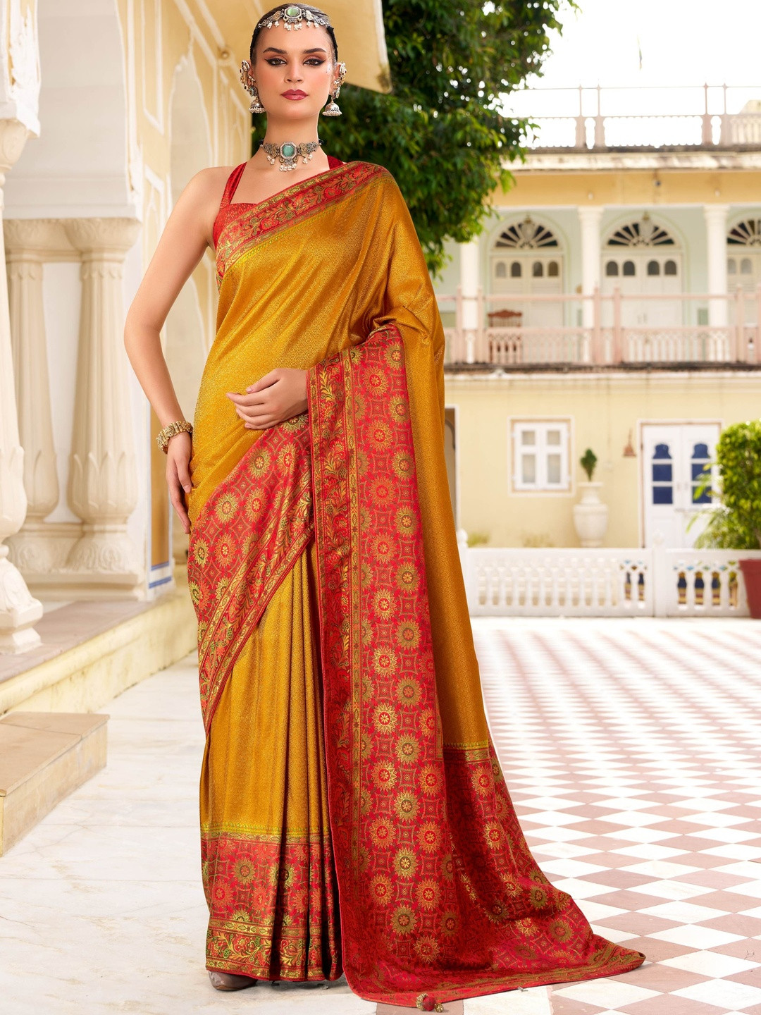 HERE&NOW Solid  Ethnic Motifs Zari Border Tissue Banarasi Saree