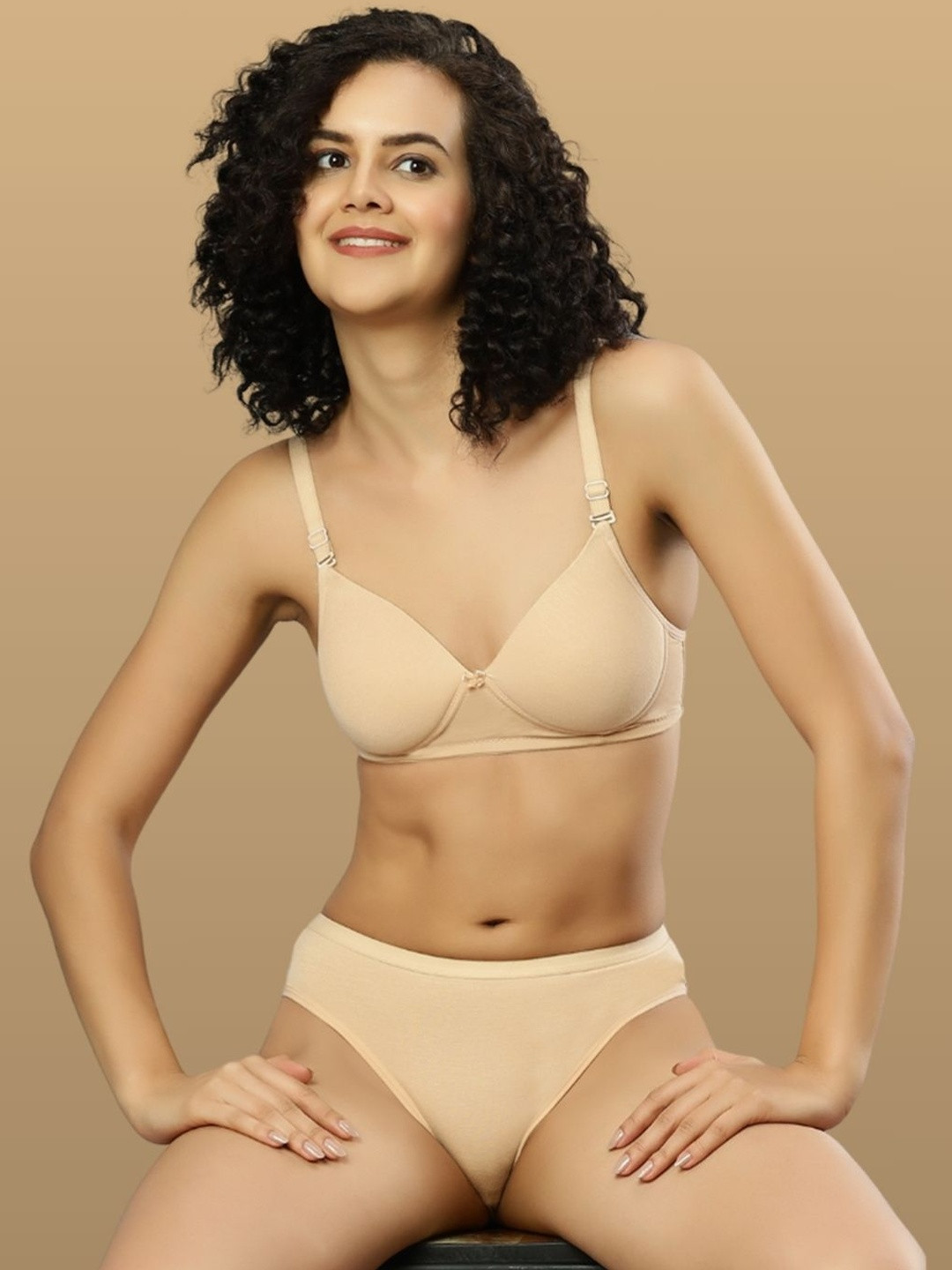 happybra Women Medium Coverage Lightly Padded & Non-Wired Lingerie Set