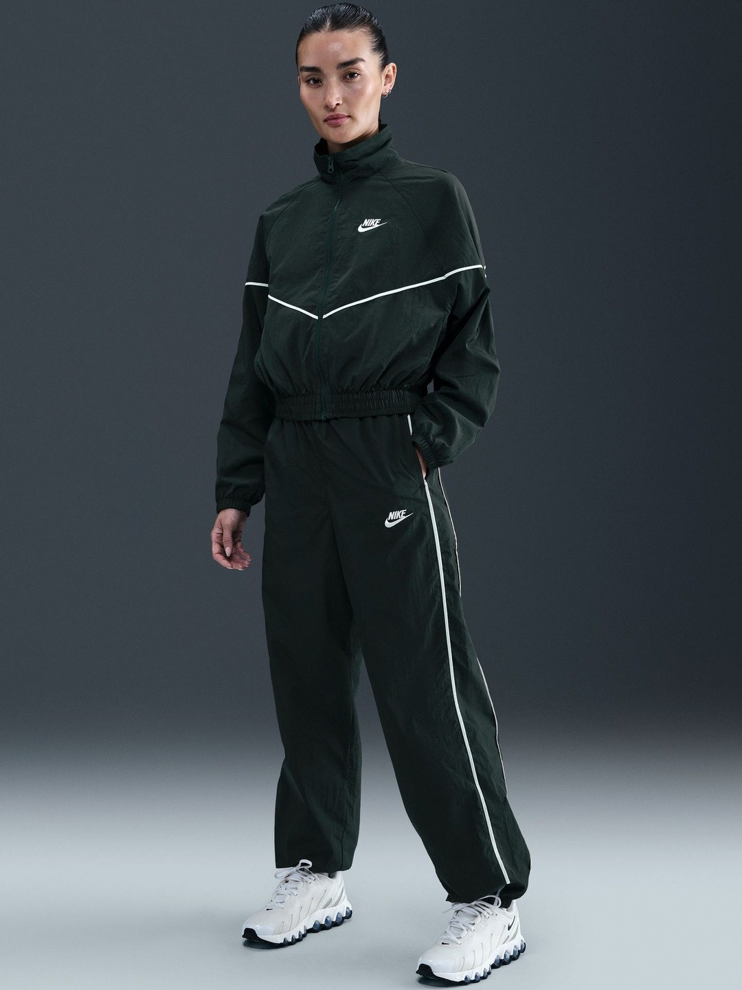 Nike Sportswear Windrunner Women's Woven Trackpants