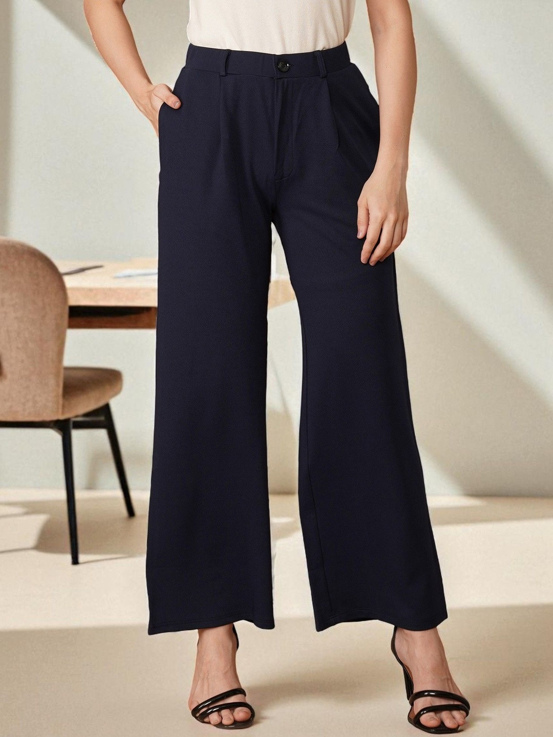 Oomph! Women Solid Mid-Rise Relaxed Straight Fit Pleated Trousers