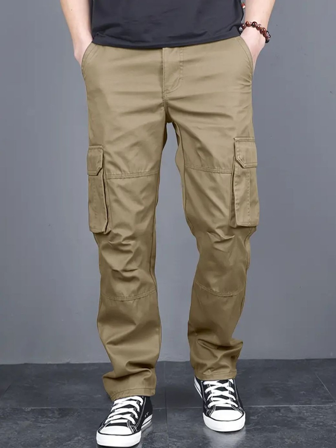 VOOTER Men Relaxed Pleated Cargos Trousers