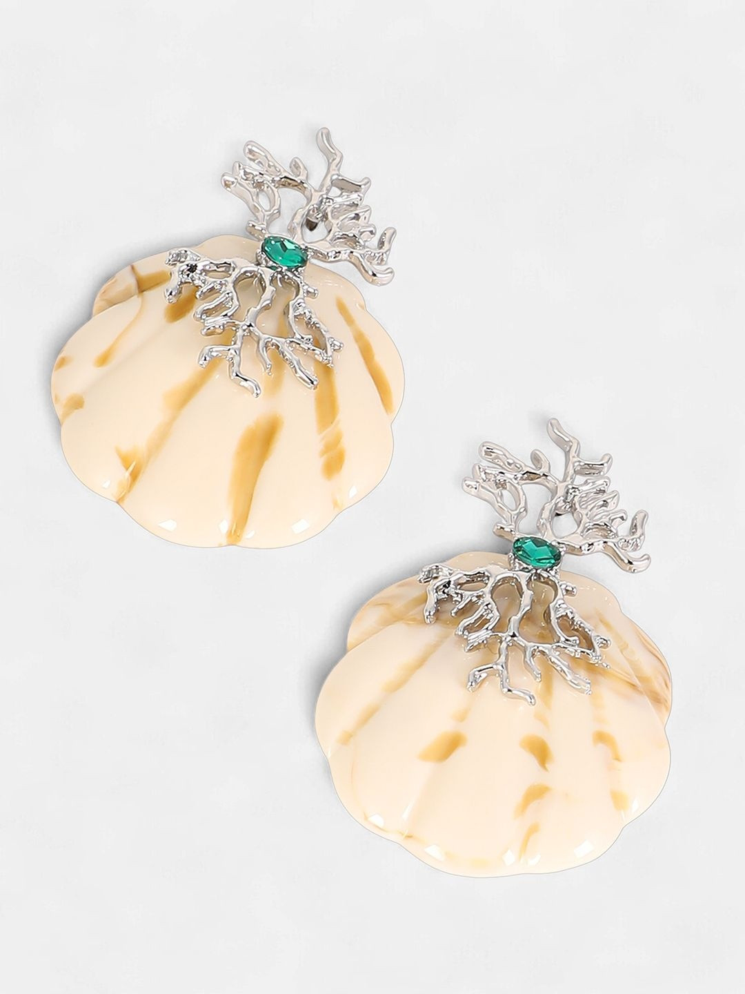 SOHI Silver-Plated Contemporary The Veined-Conchiglia Drop Earrings