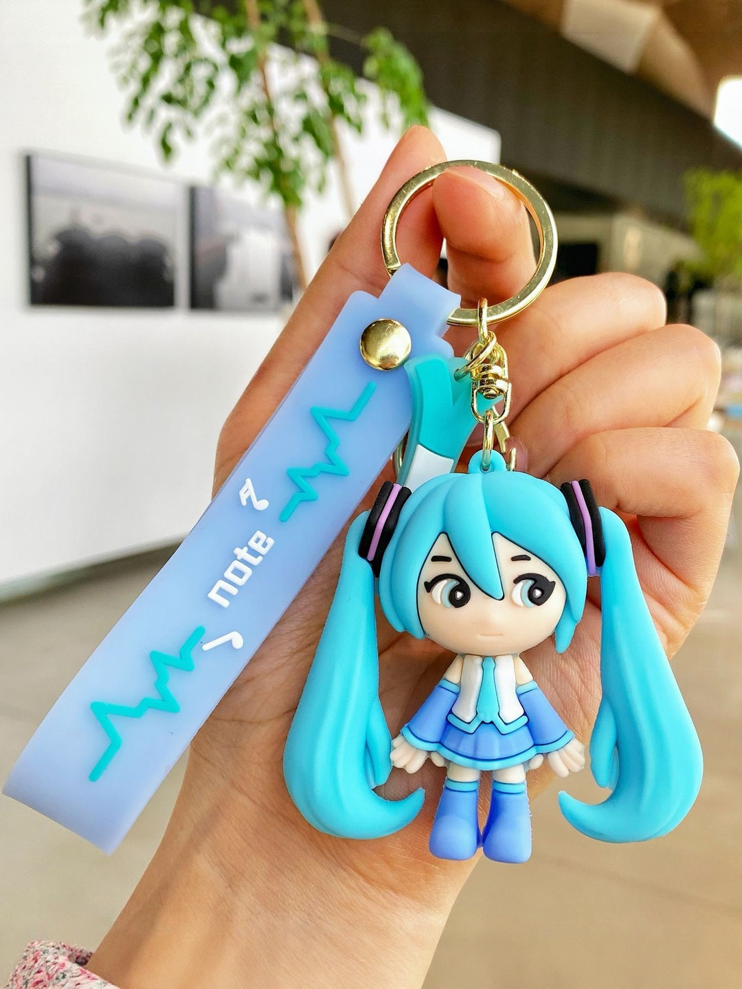 DEALSEVEN FASHION Textured 3D Hatsune Miku Cartoon Key Chain With Silicone Belt