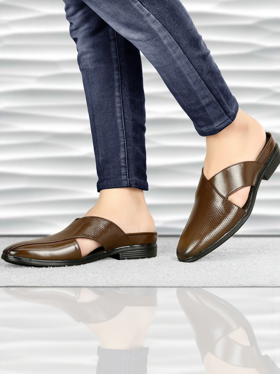RIMEZS Men Perforations PU Mules