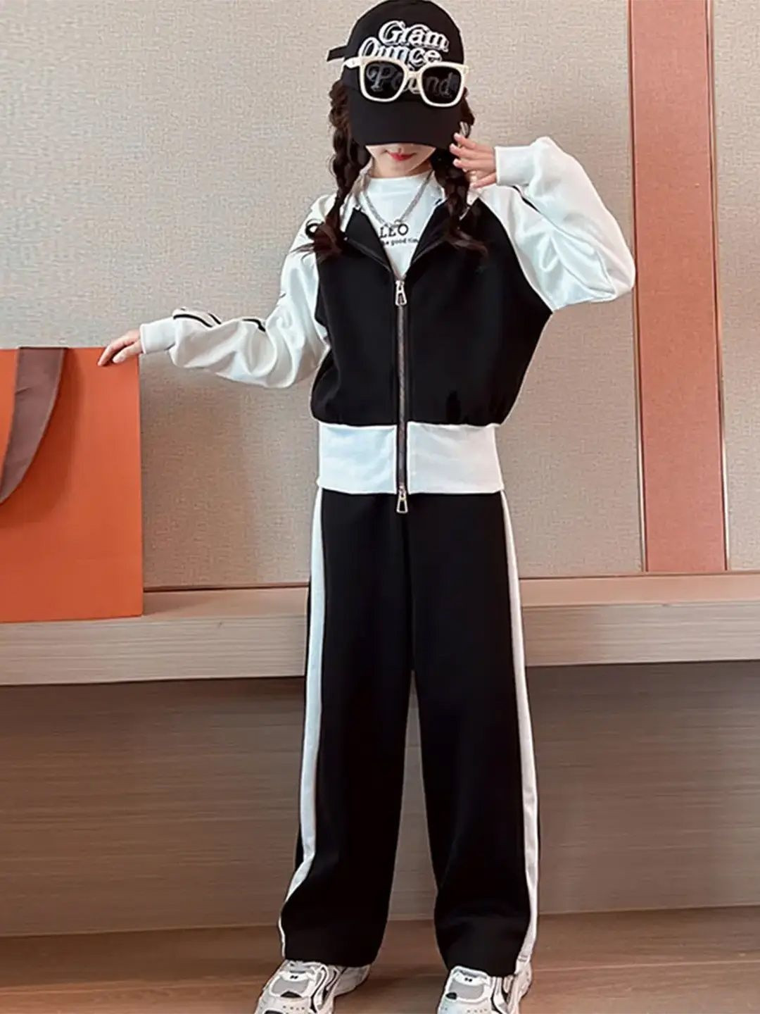 INCLUD Girls Heart Printed Hooded Zipper Jacket With Trouser