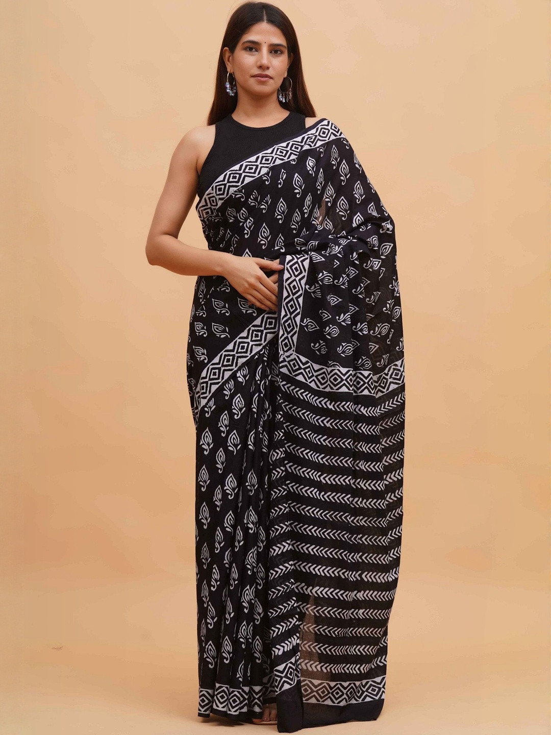 Shivya Women Pure Cotton Ethnic Motifs Printed Bagru Saree