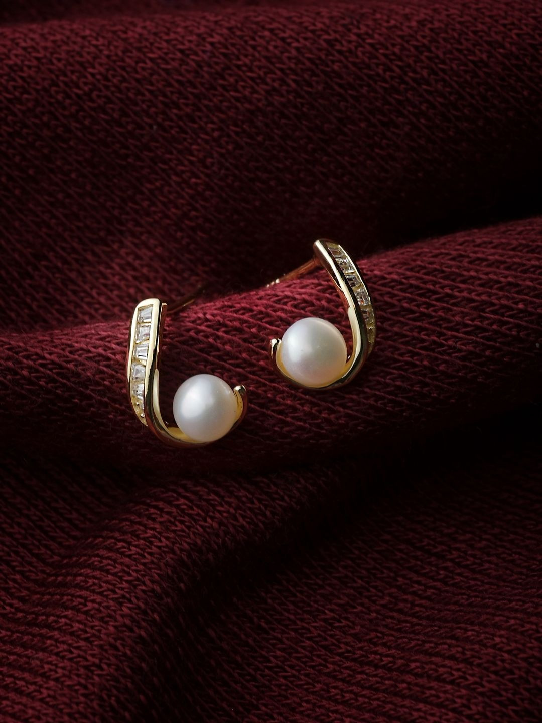 Women 925 Sterling Silver Classic Pearl Curve Stud Earring