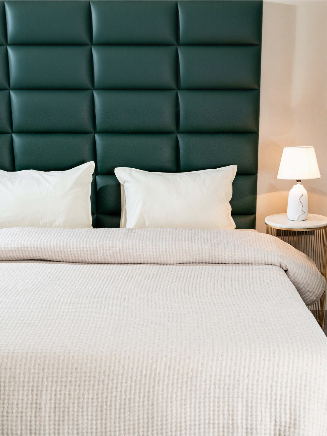 Saral Home Unisex White Striped 400 GSM Quilt