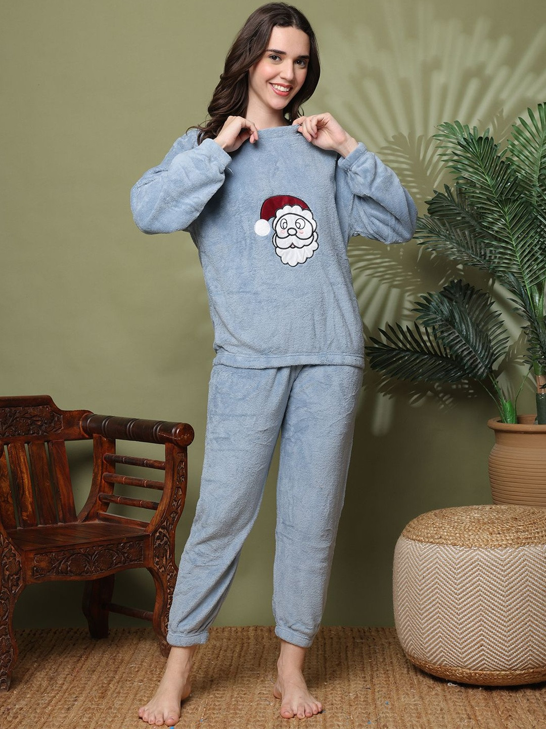 TAG 7 Applique Detail Night suit