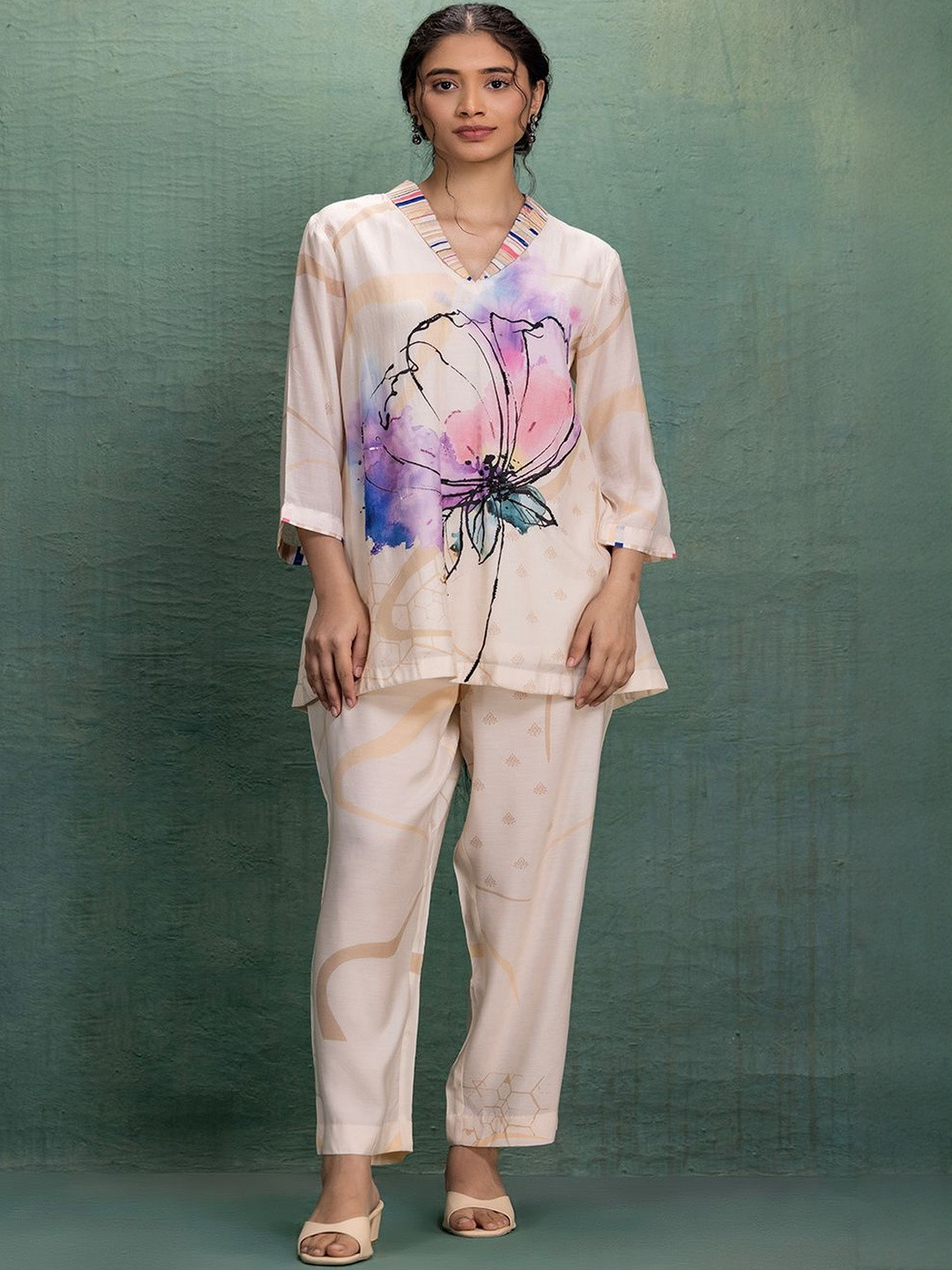 Kahani Lush Pure Cotton Printed V- Neck Tunic With Trousers Co-Ords