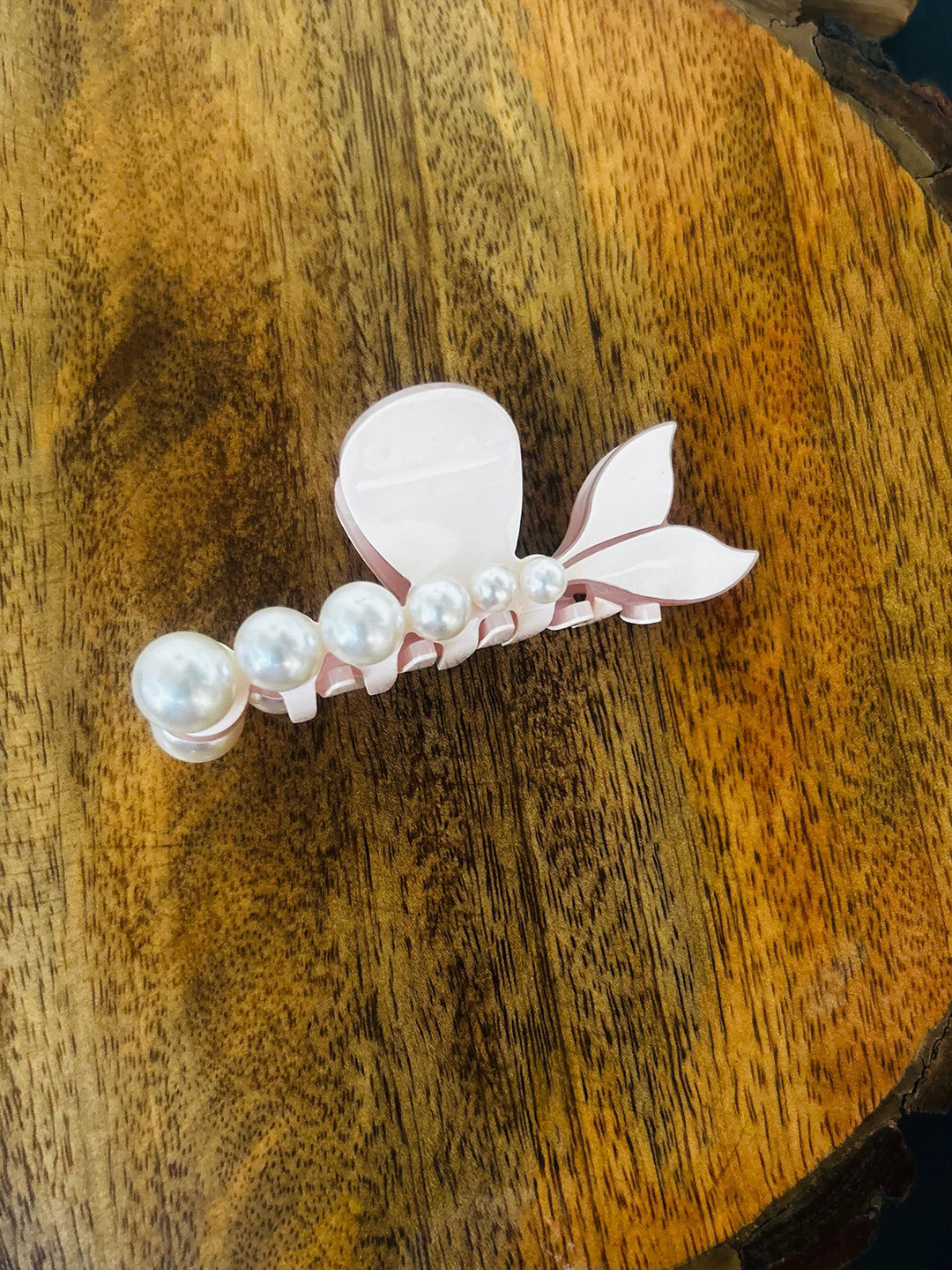 Radhya Accessories Women Embellished Fish Tail Pearl Hair Claw Clip