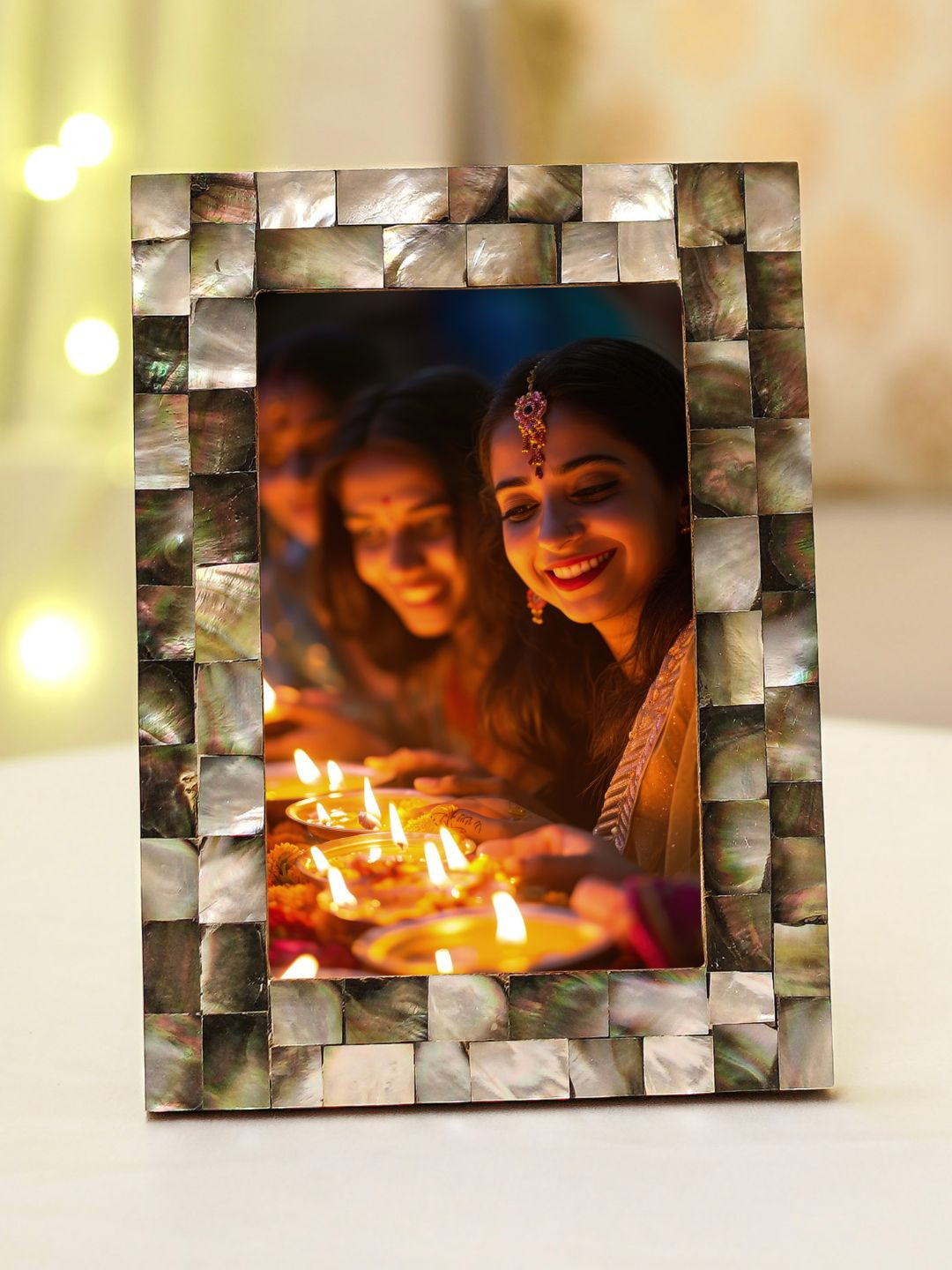 BEHOMA Black Mother of Pearl Table-Top 4x6 Photo Frame