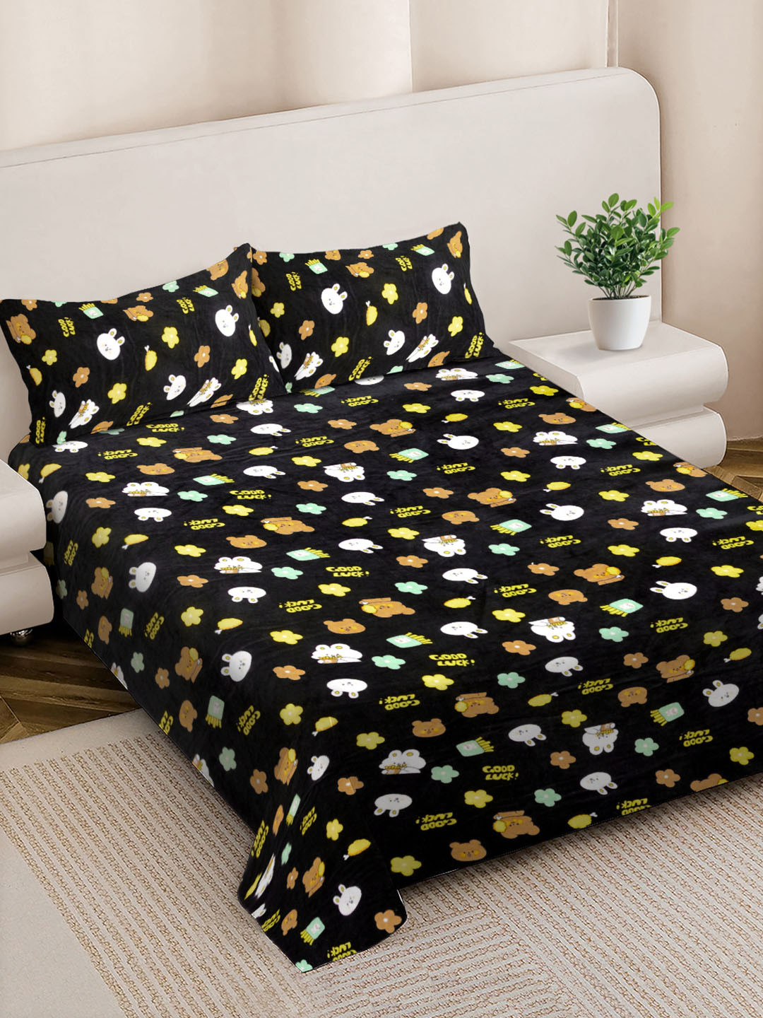 FABINALIV Black & White Printed 300 TC Woolen King Bedsheet Set 2.50 m x2.25 m