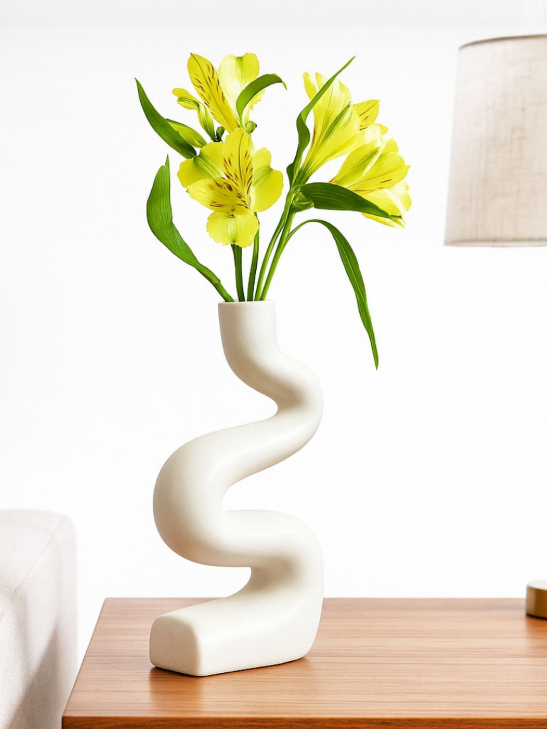 GLOBALLY INDIAN Off-White Matte Finished Modern Abstract Decorative Ceramic Flower Vase
