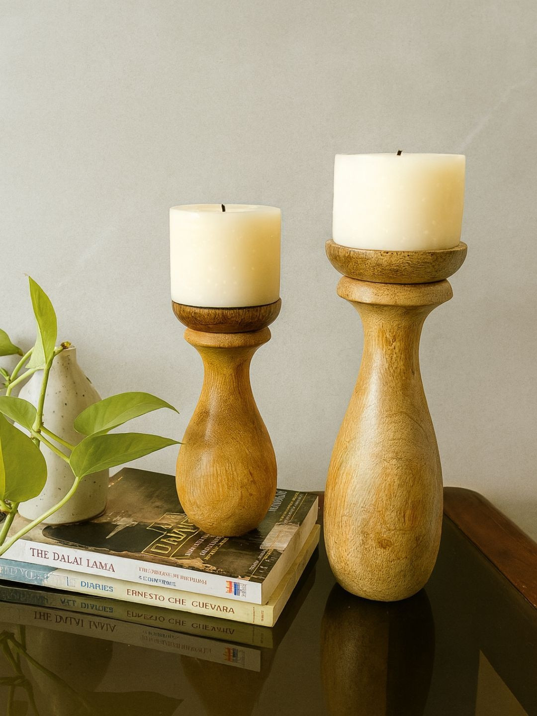Akira Furnishings Brown Set of 2 Candle Holder