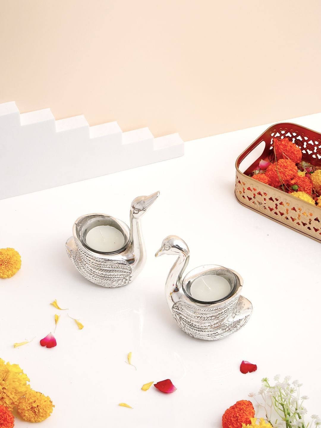 Archies Set of 2 Swans Scented Candle Holders