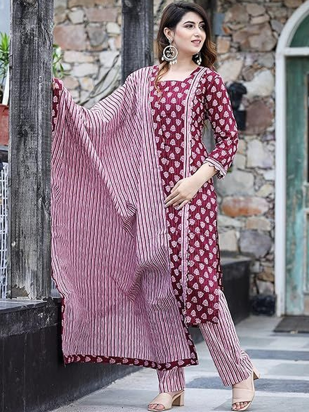 YUVVIK Women Ethnic Motifs Printed Regular Kurta with Trousers & Dupatta