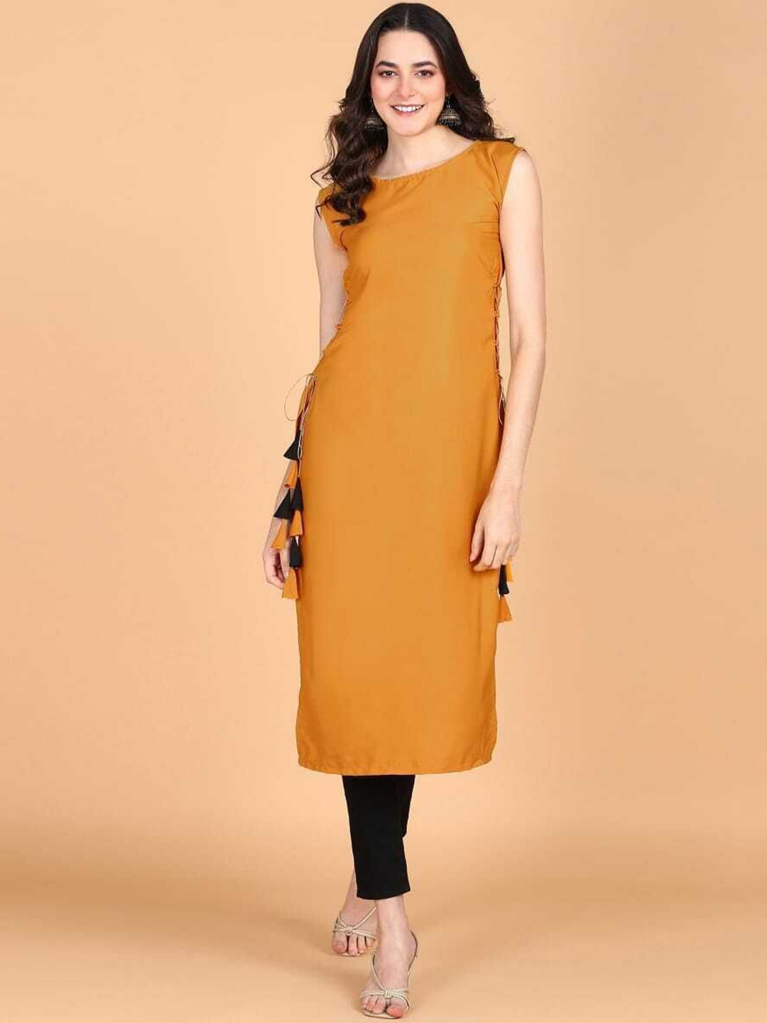 Aiza Collection Thread Work Round Neck Sleeveless Straight Kurta