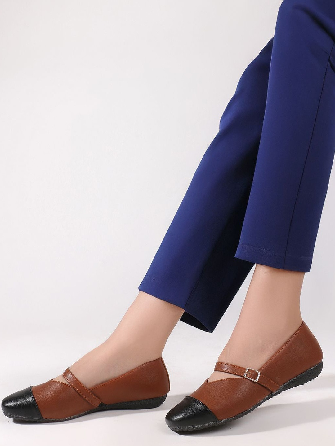 Chemistry Women Colourblocked Mary Janes Bows Flats