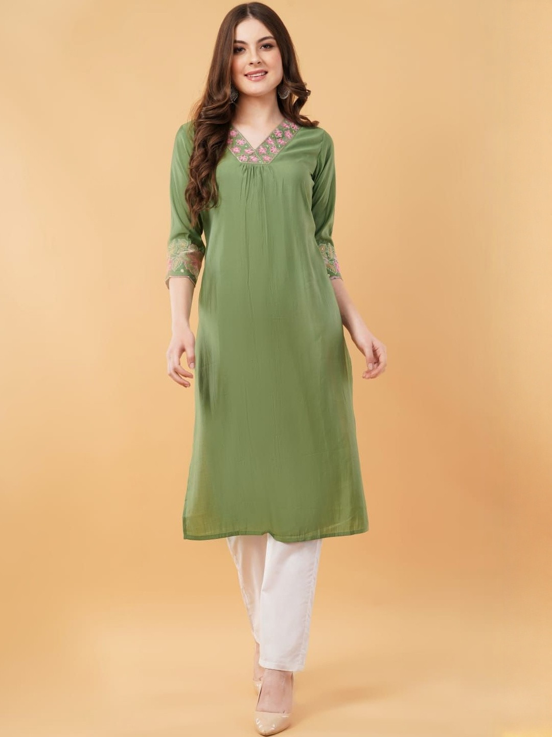 Purpple Infinity Women Cotton Embroidered V-Neck Kurta