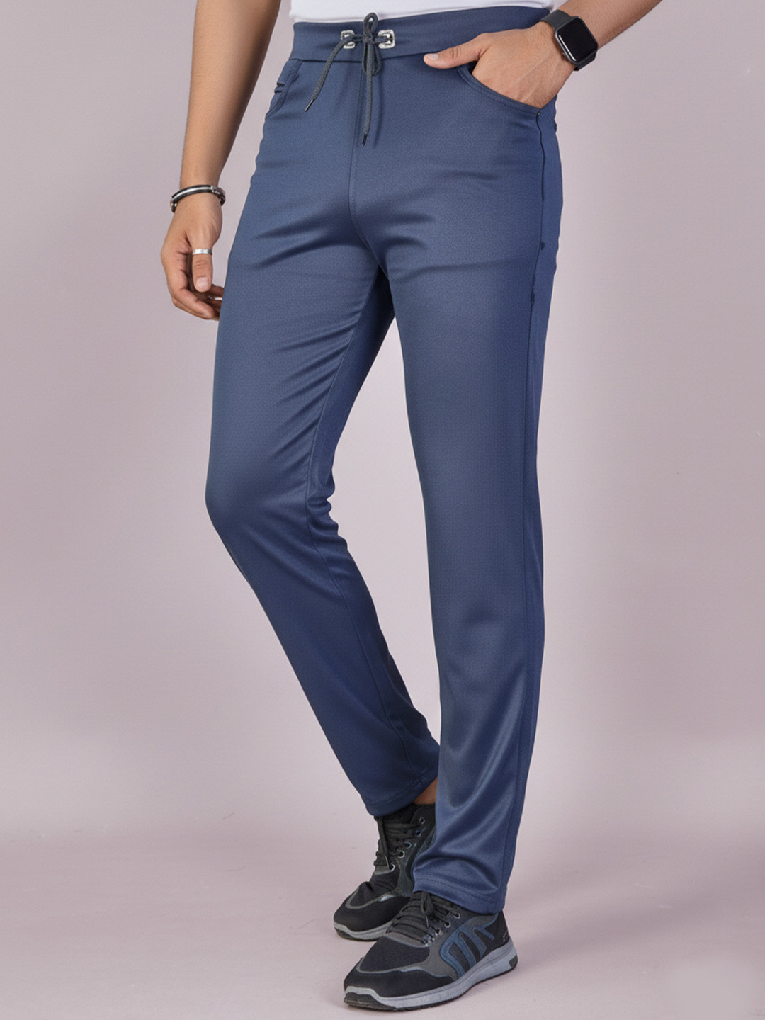 KAIDO  Men Solid Mid Rise Track Pants