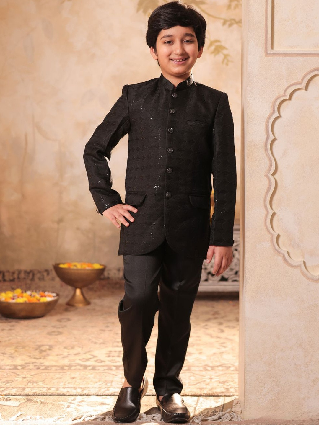 Aj DEZInES Boys Embroidered and Sequins Sherwani Set