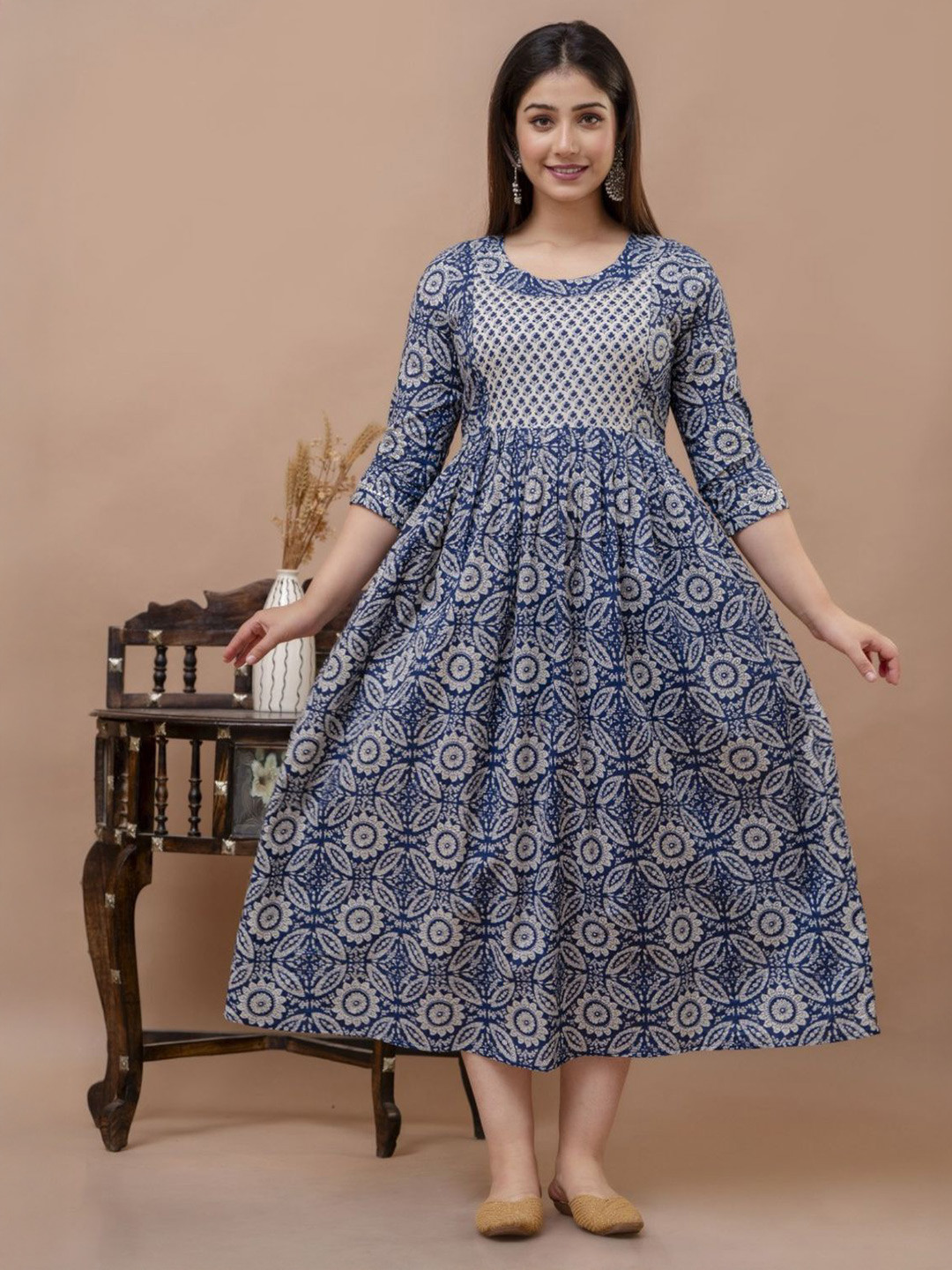 MASUN Floral Printed Thread Work Round Neck Maternity Anarkali Kurta