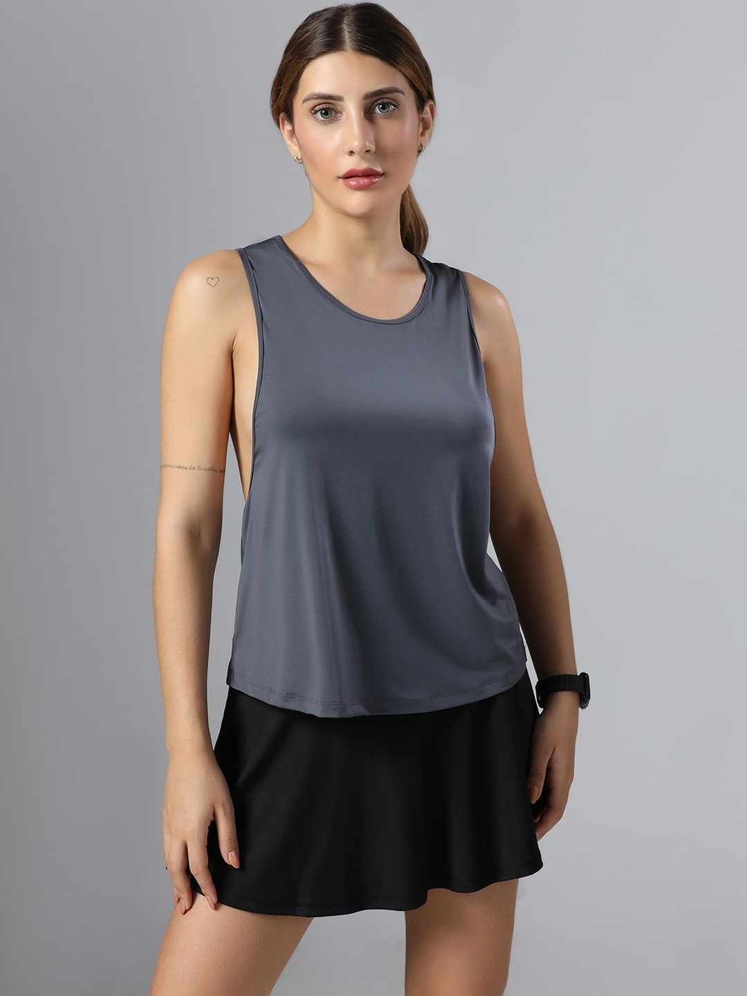 MUSCLE TORQUE Women T-shirt