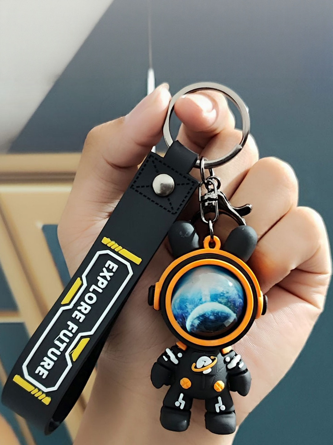 DEALSEVEN FASHION 3D Astronaut Key Chain With Silicon Belt With Silicone Belt