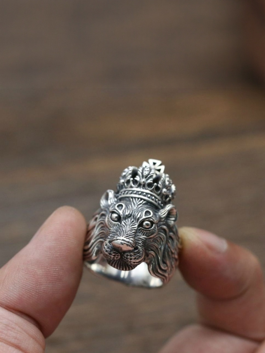 J.S ENTERPRISES Unisex Silver-Toned Crowned Lion Stainless Steel Finger Ring