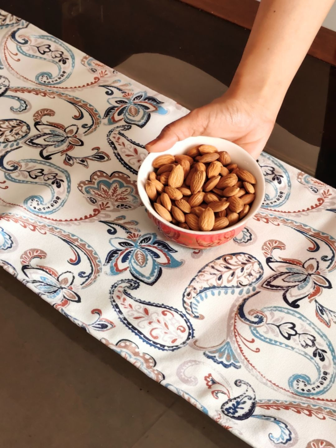 Akira Furnishings Beige & White & Blue Floral Printed Poly Canvas Table Runner