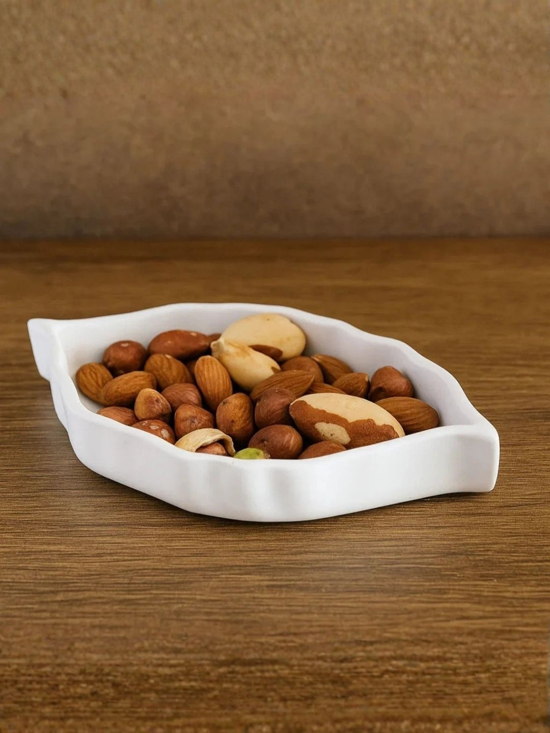 SMOKEY COCKTAIL White 2 Pieces Textured Ceramic Food Platters