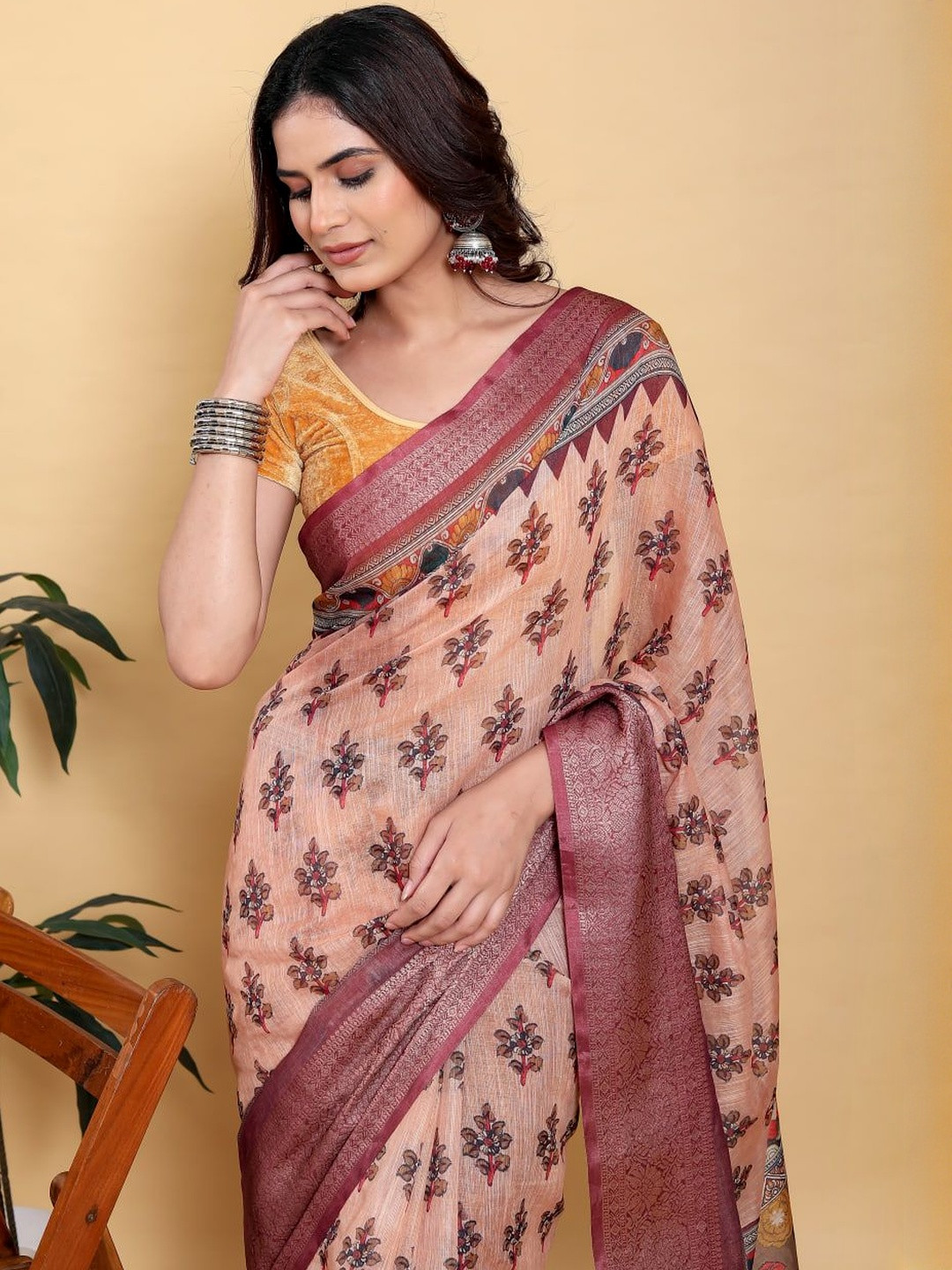 GAYATRI PATEL Floral Woven Design Pure Linen Saree