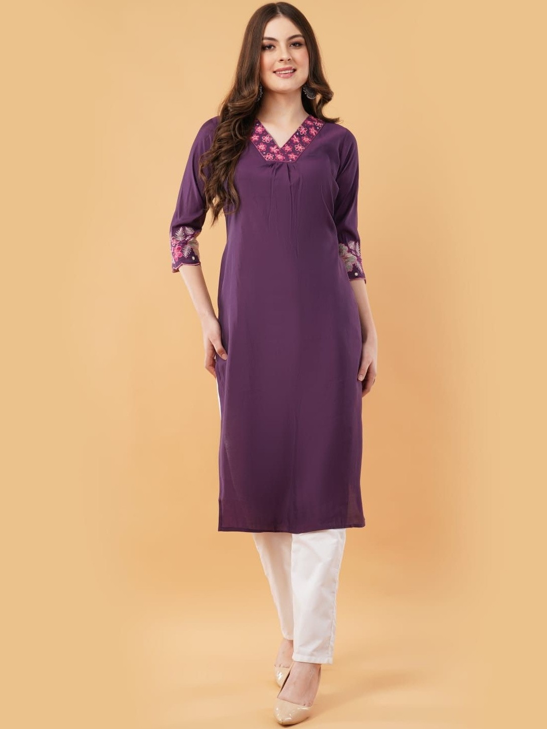 Purpple Infinity Women Embroidered V-Neck Kurta